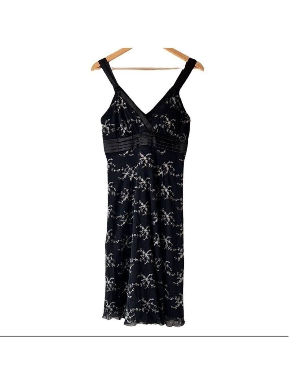 𝅺le CHÂTEAU Black V Neck Sleeveless Dress Size Small